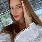 adria_mel Profile Picture