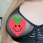 strawberrymilkkk Profile Picture